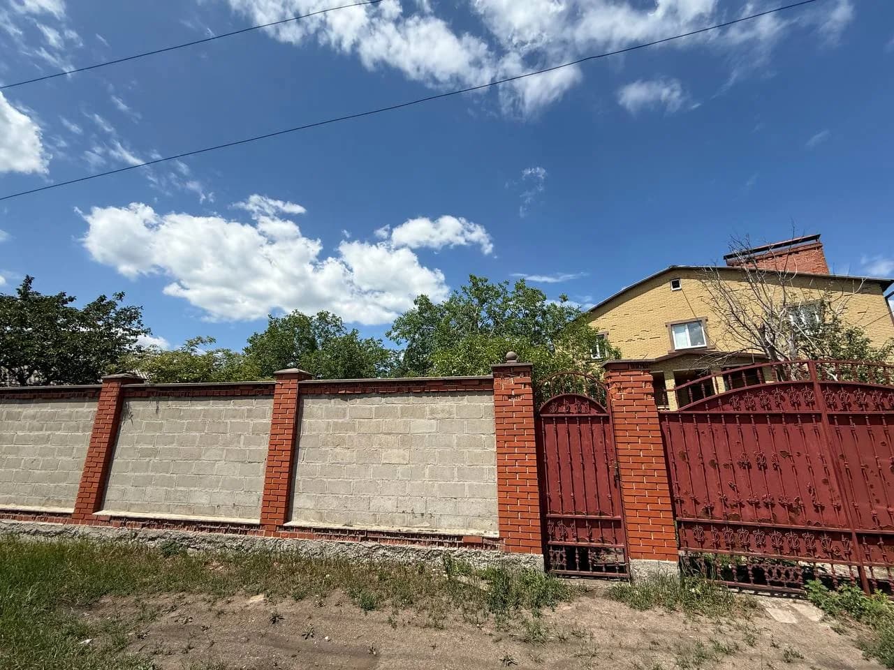 Дом, Ясиноватский район