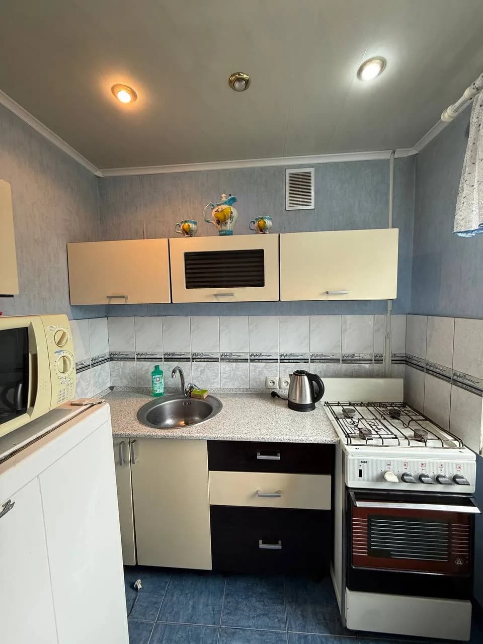 Гостинка в Кировском районе, ул. Островского
